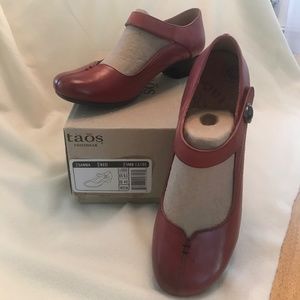 Taos, strapped heels. Size 9.5/40